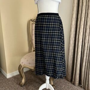 Vince Wool/Cotton Blend Blue Plaid Print Elastic Waist Asymmetrical Skirt. Sz 6